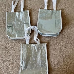 Lululemon reusable bags